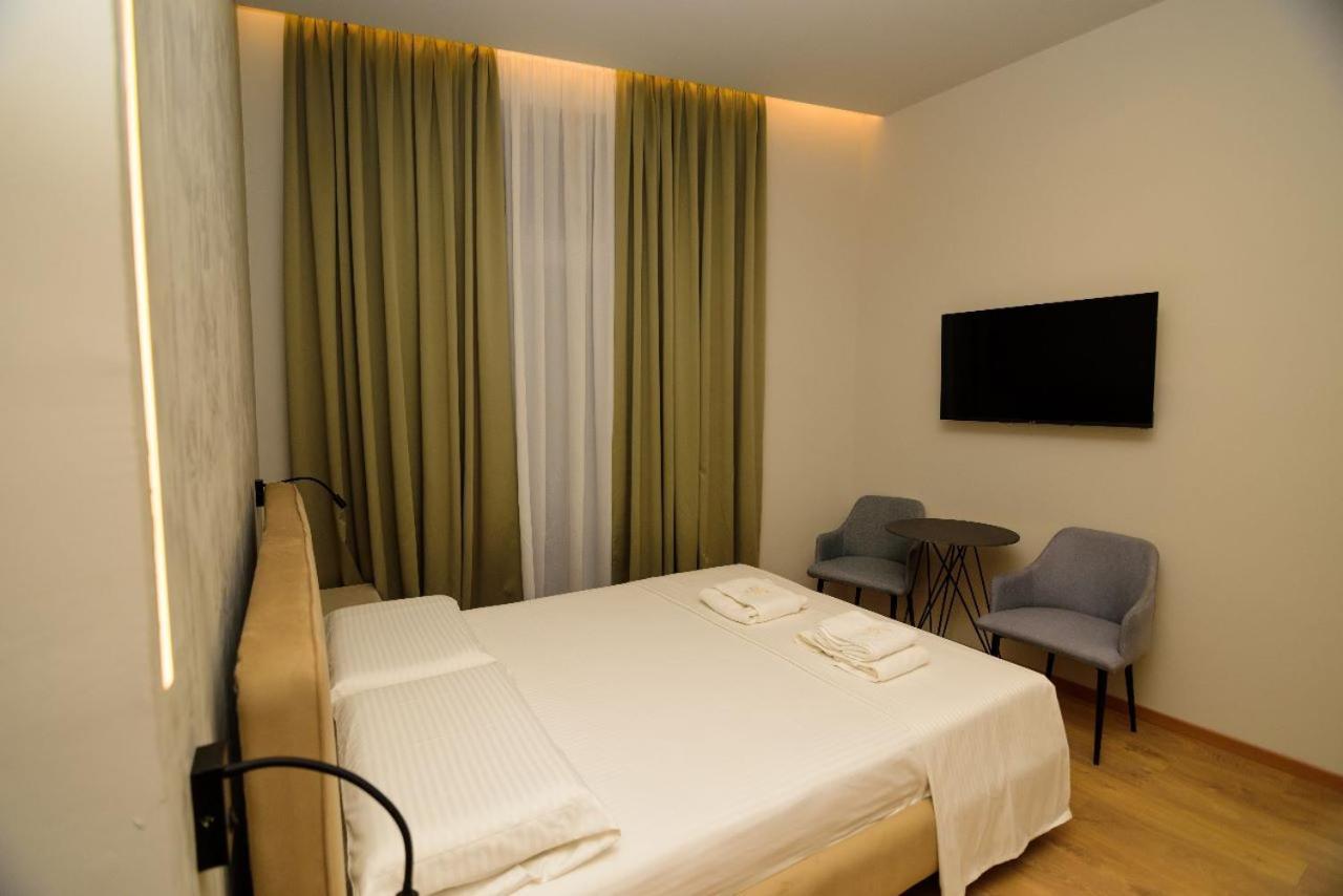 Hotel Zeneli Vlorë 외부 사진