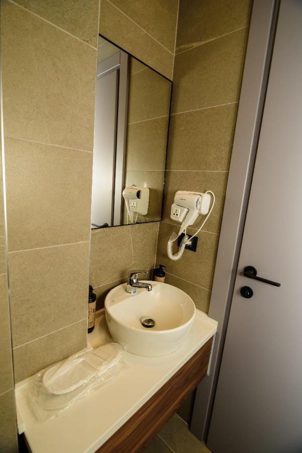Hotel Zeneli Vlorë 외부 사진