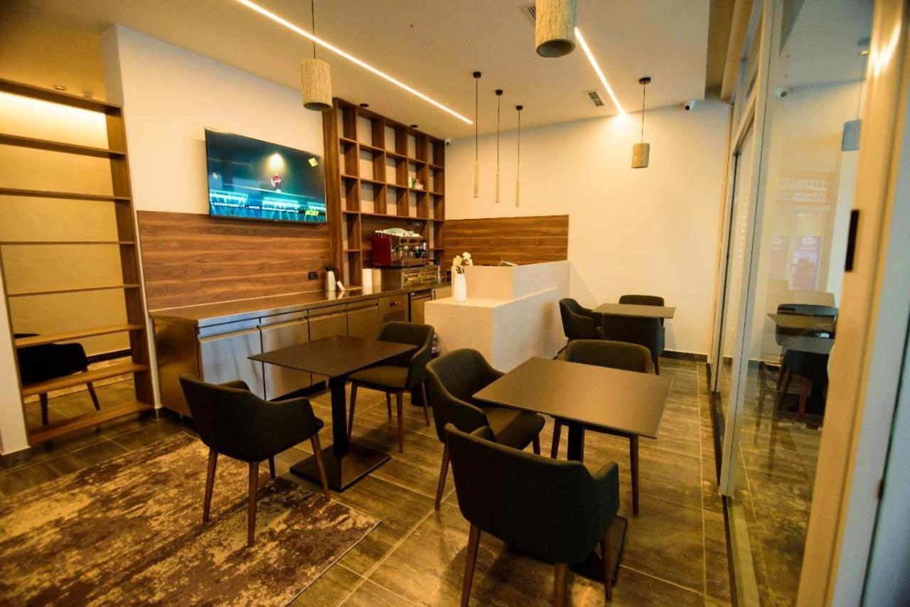 Hotel Zeneli Vlorë 외부 사진